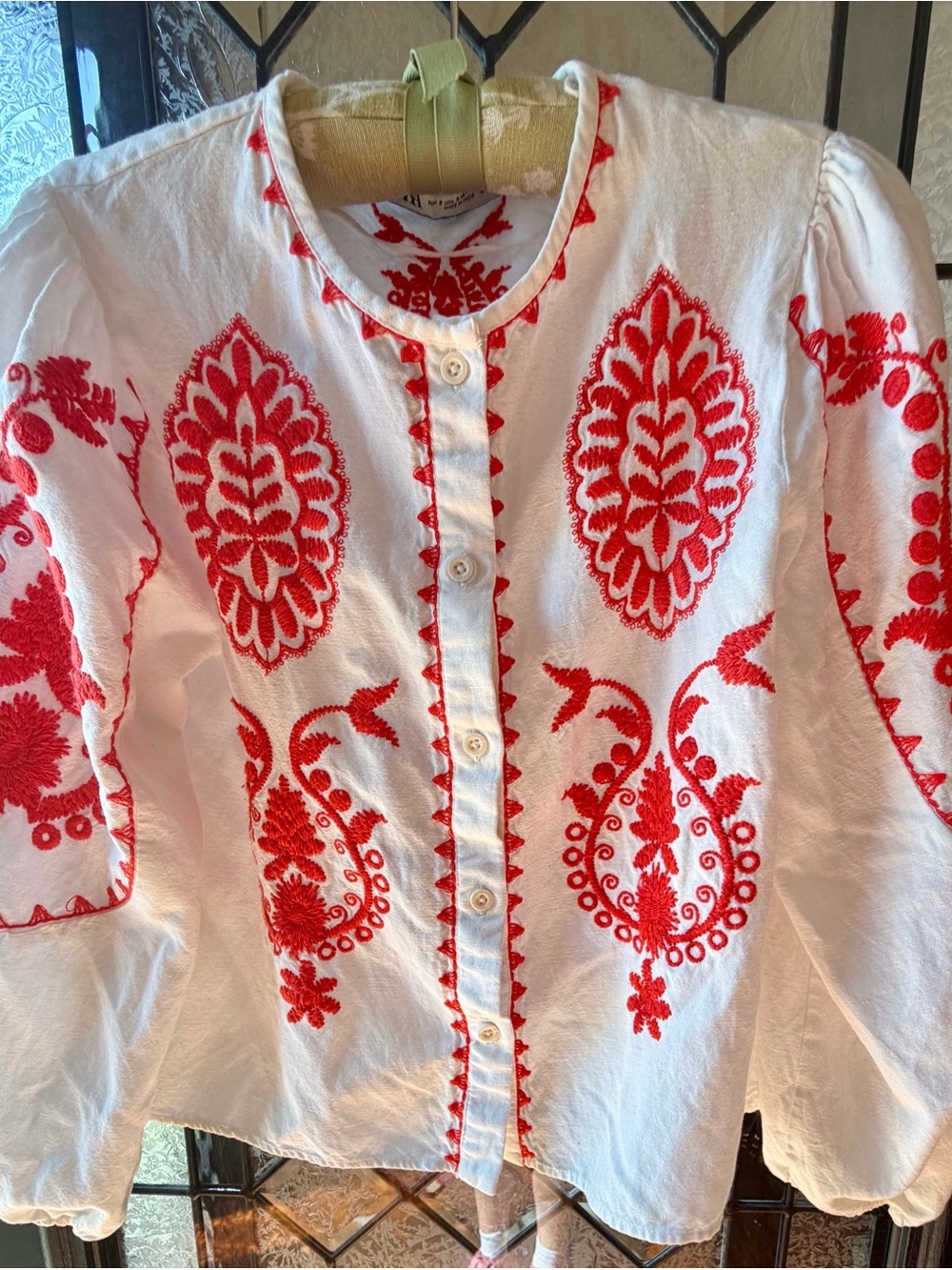 Zara White Button-Down Shirt with Orange Embroidered Detail